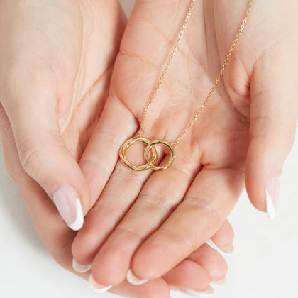 Connected Necklace Gold
